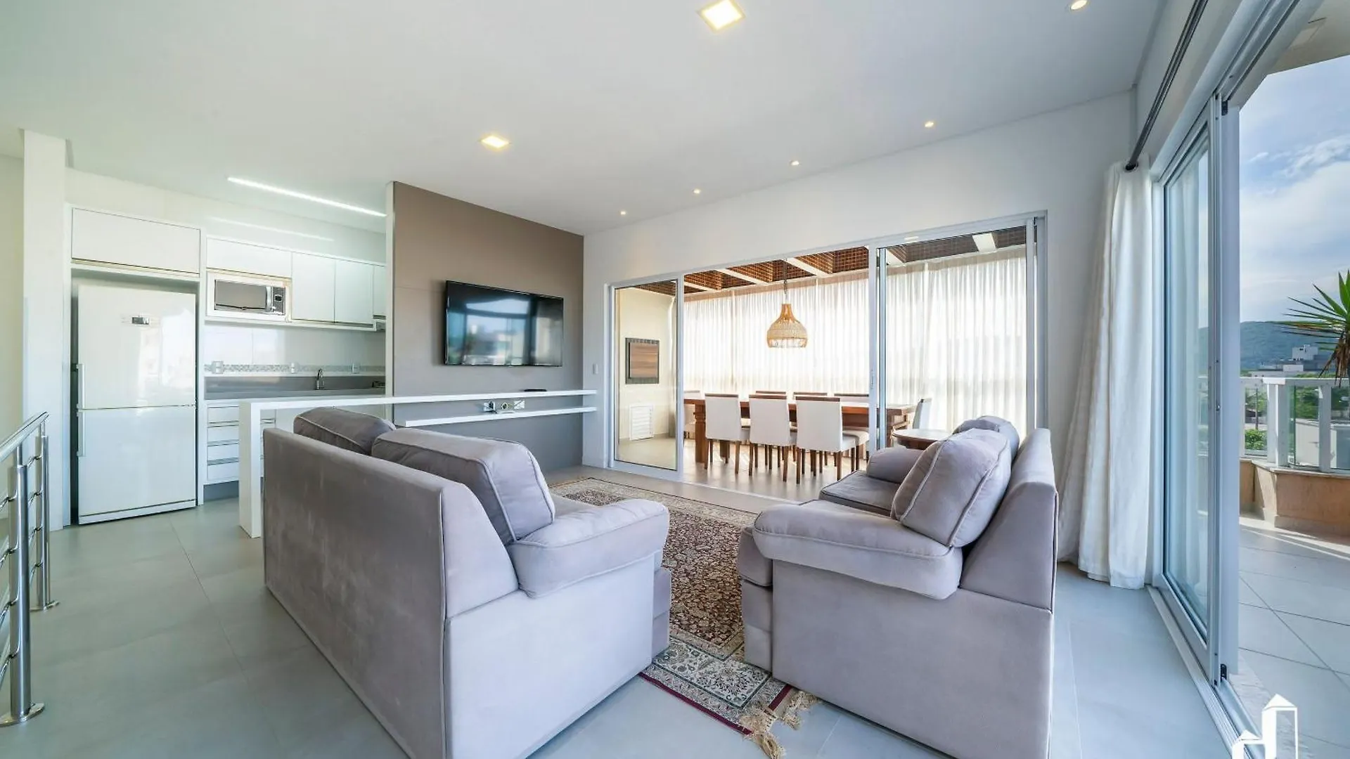 Cobertura Duplex Com 03 Suites Bombinhas